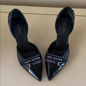Louis Vuitton Black Patent Logo Lily Low Pump 41